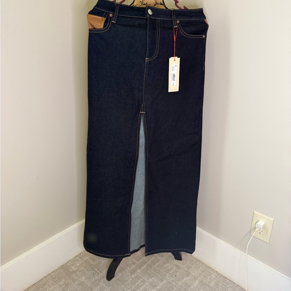 Alice‎ + Olivia Jeans with Brown and Dark Blue Details - Picture 7 of 9